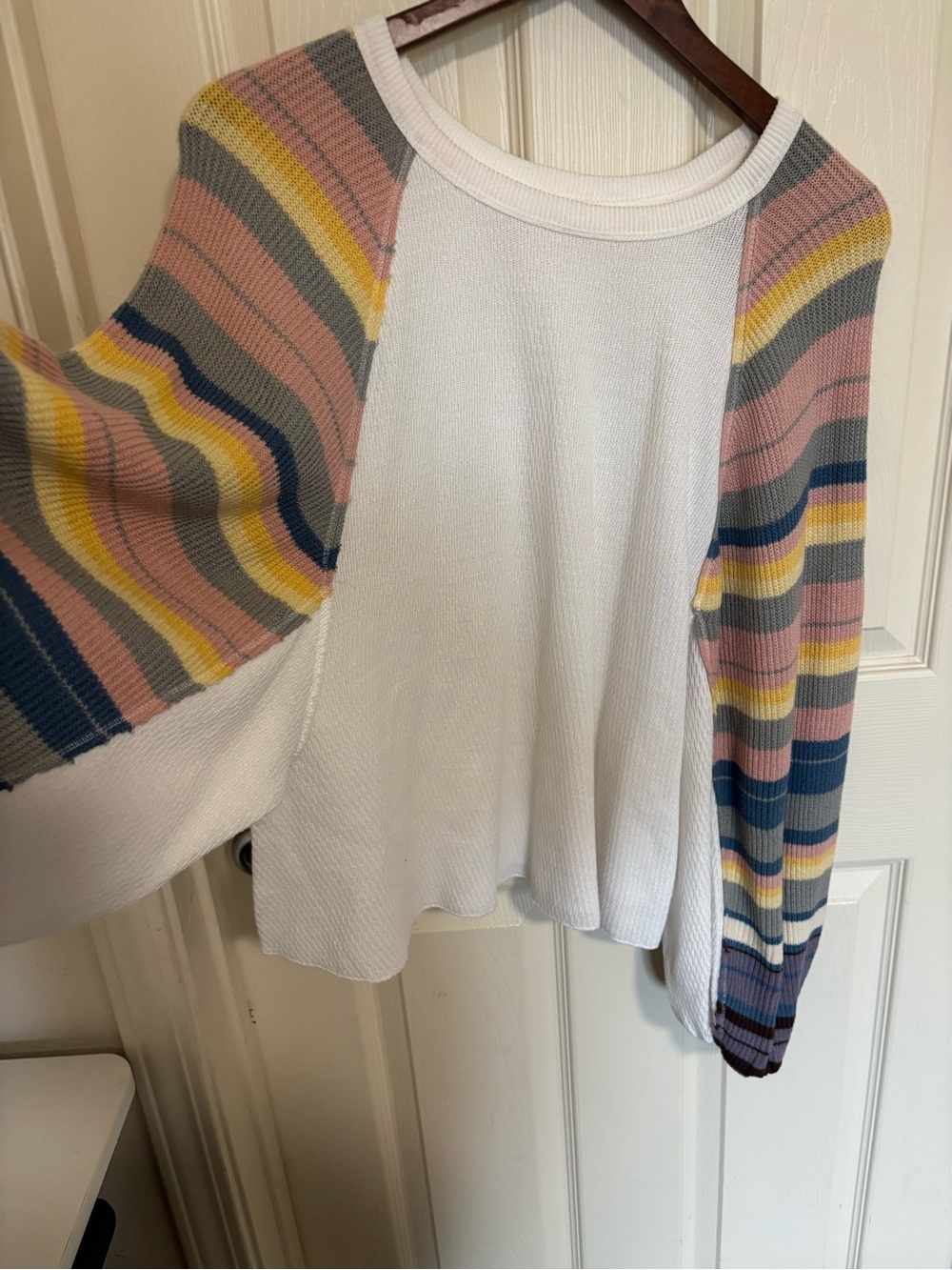 We The Free Textured White Top Multicolor Striped Sleeves XS summer sweater - Picture 5 of 8